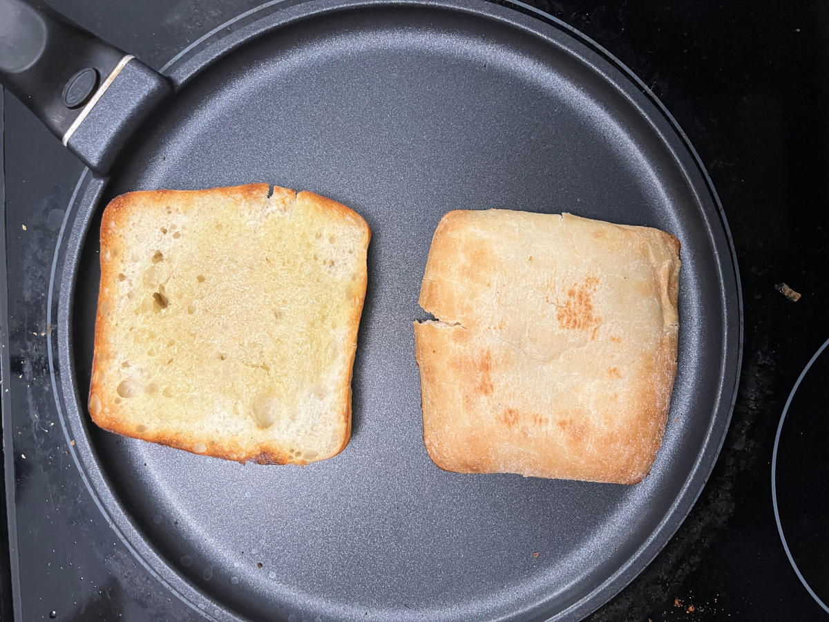Seared buns on a pan