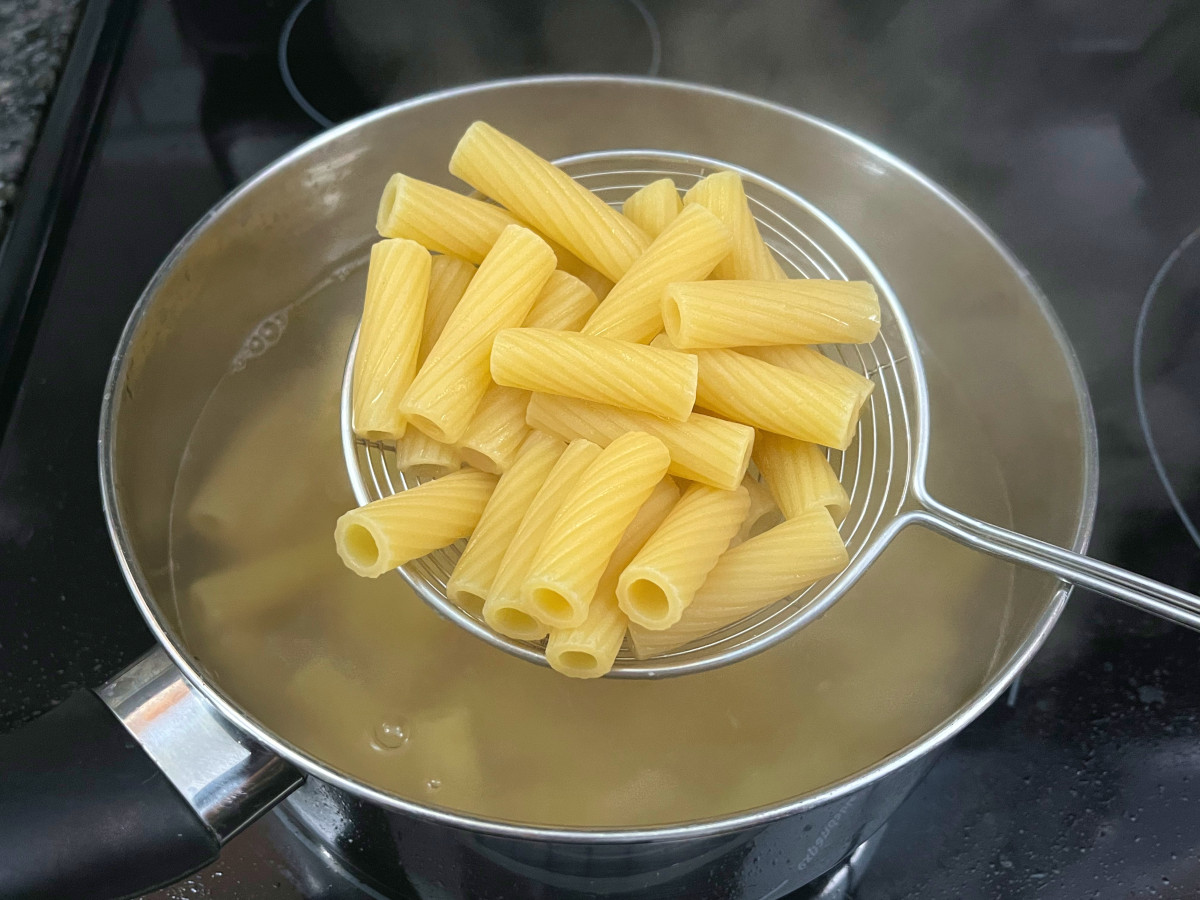 boiling the pasta