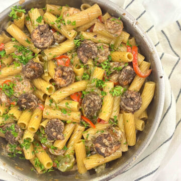 jerk shrimp pasta in a pan