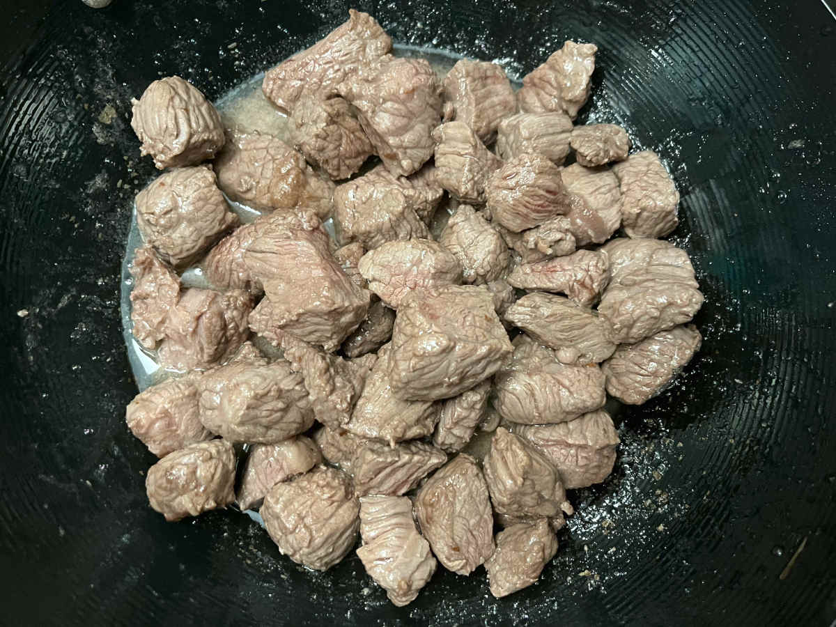seared beef chunks on a pan